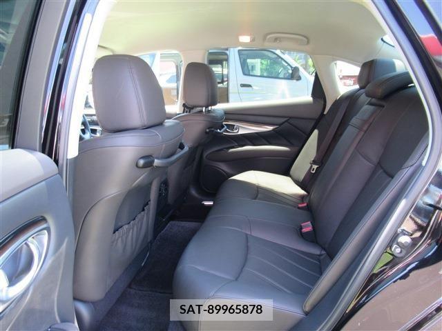 Nissan FUGA 2018-01 334244-6
