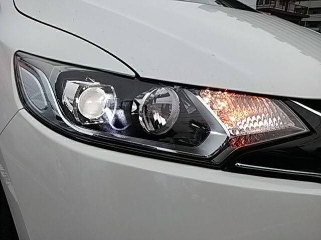 Honda FIT HYBRID 2017-03 183201-23