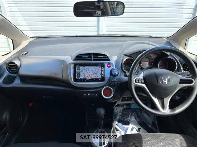 Honda FIT 2013-08 390833-1