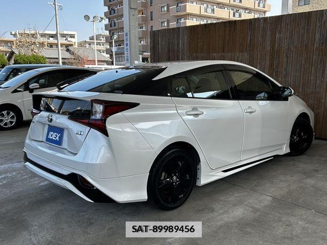 Toyota PRIUS 2021-07 228473-1