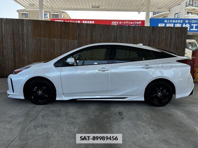 Toyota PRIUS 2021-07 228473-7