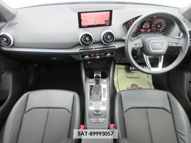 Audi Q2 2021-10 335419-1