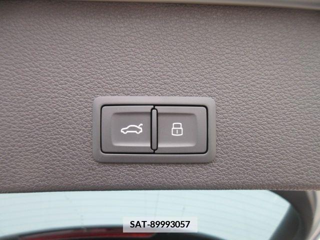Audi Q2 2021-10 335419-26