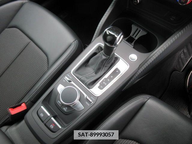 Audi Q2 2021-10 335419-21