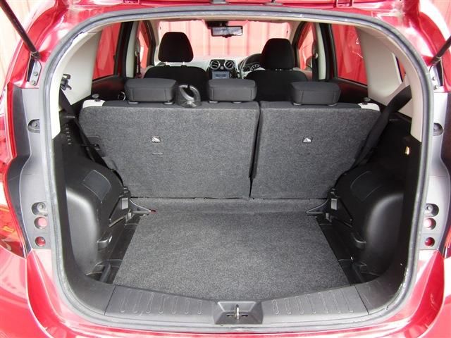 Nissan NOTE 2017-09 24437-7