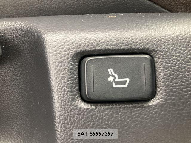 Toyota C-HR 2017-09 264245-6