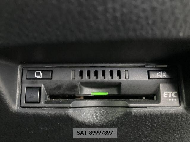 Toyota C-HR 2017-09 264245-16