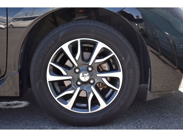 Nissan NOTE 2018-09 24251-21