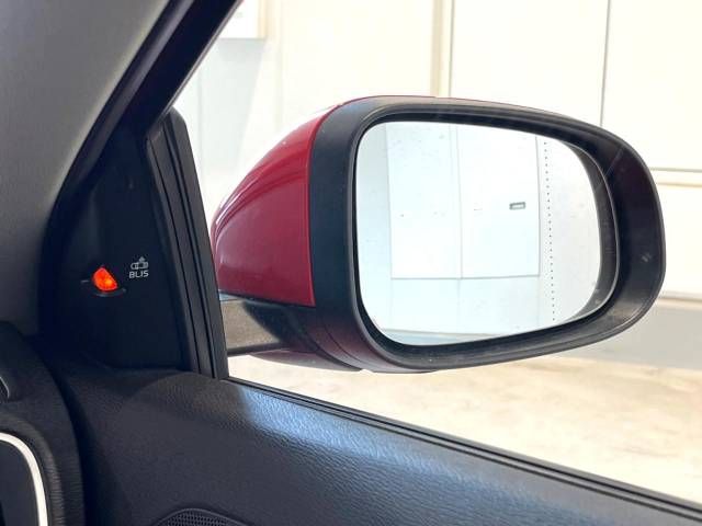 Volvo V40 2018-02 196410-7