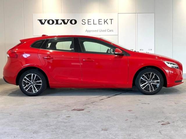 Volvo V40 2018-02 196410-17