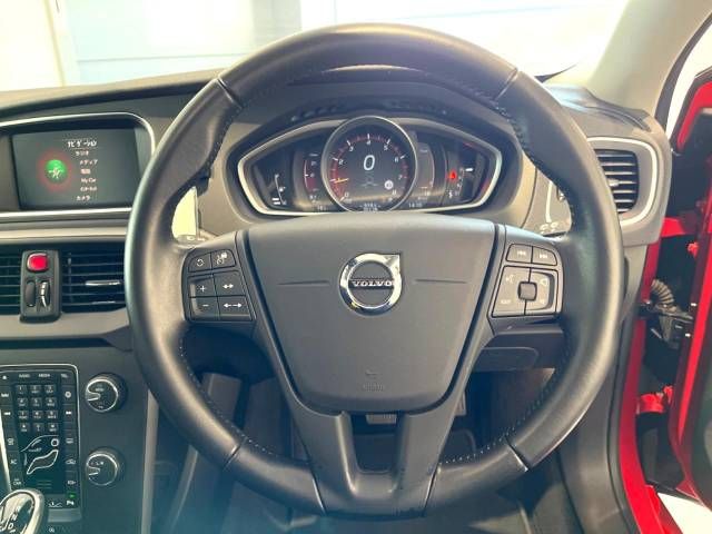 Volvo V40 2018-02 196410-10