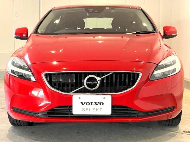 Volvo V40 2018-02 196410-16