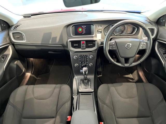 Volvo V40 2018-02 196410-1