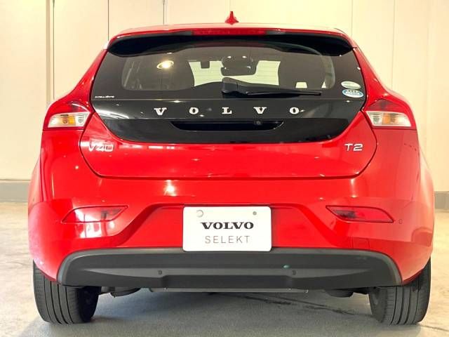 Volvo V40 2018-02 196410-19