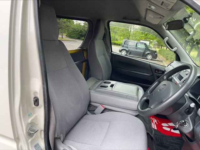 Toyota HIACE VAN 2005-07 3458-6