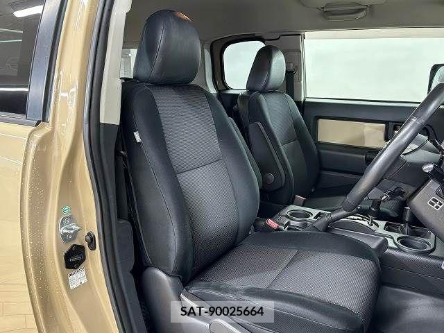 Toyota FJ CRUISER 2011-06 332040-4