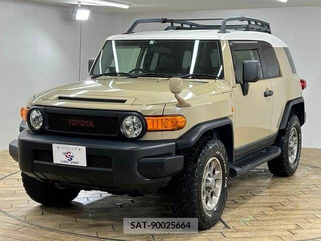Toyota FJ CRUISER 2011-06 332040-16