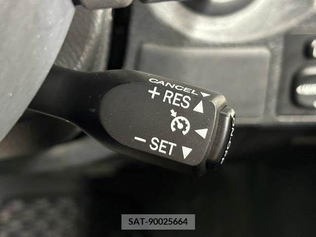 Toyota FJ CRUISER 2011-06 332040-6