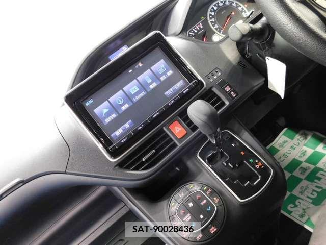 Toyota VOXY 2015-12 217663-11
