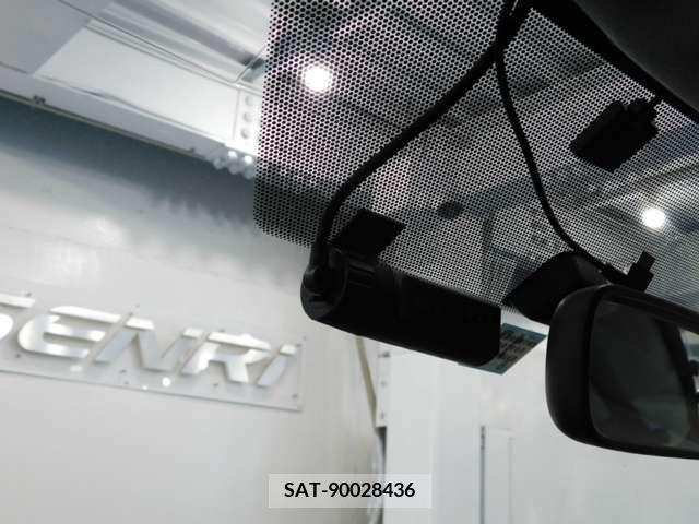 Toyota VOXY 2015-12 217663-6