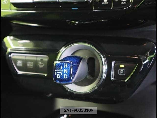 Toyota PRIUS 2018-12 225434-11