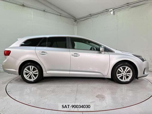 Toyota AVENSIS WAGON 2012-08 293927-7