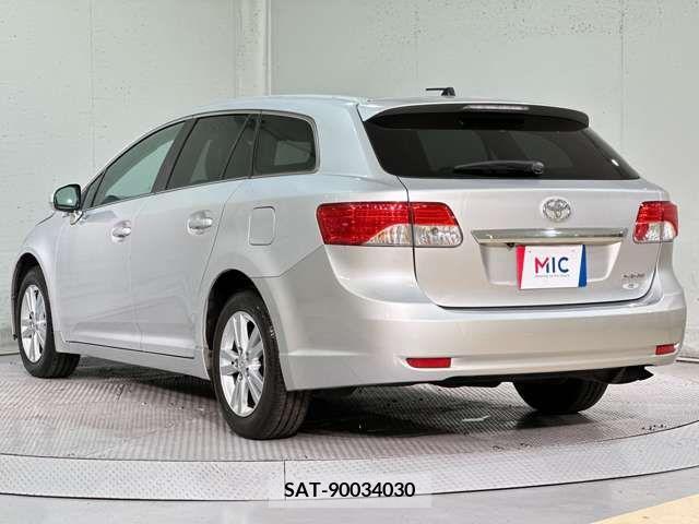 Toyota AVENSIS WAGON 2012-08 293927-10