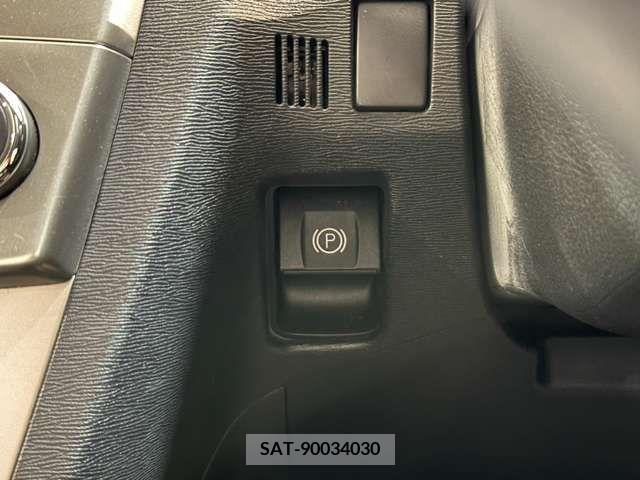 Toyota AVENSIS WAGON 2012-08 293927-19
