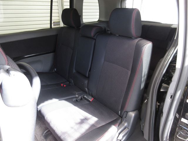 Toyota ISIS 2011-05 18251-12