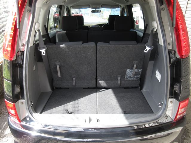 Toyota ISIS 2011-05 18251-10