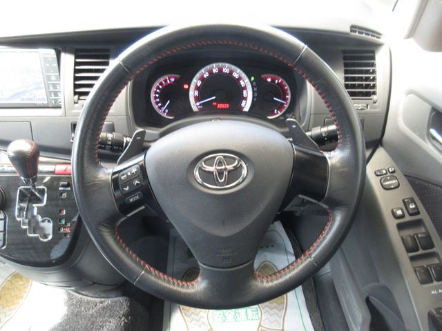 Toyota ISIS 2011-05 18251-17