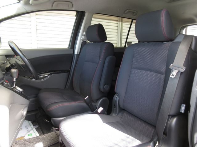 Toyota ISIS 2011-05 18251-14