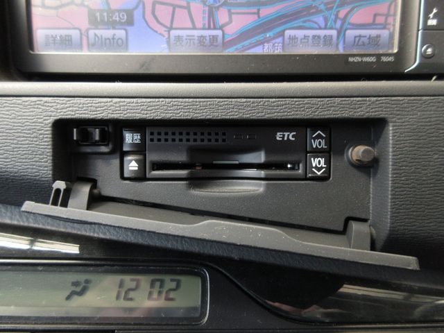 Toyota ISIS 2011-05 18251-22