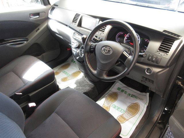 Toyota ISIS 2011-05 18251-6