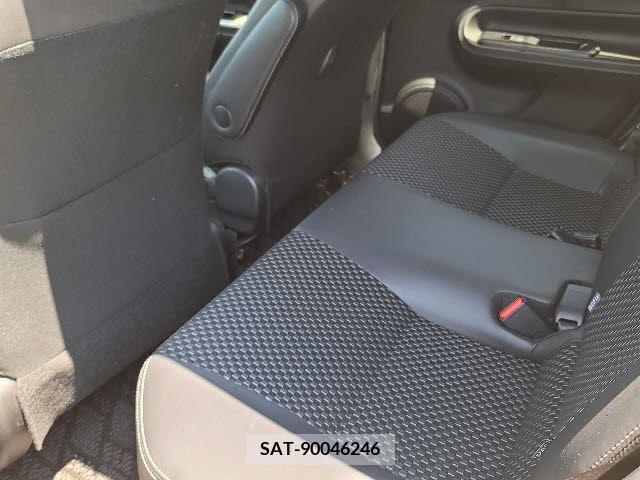 Toyota AQUA 2018-11 330439-12
