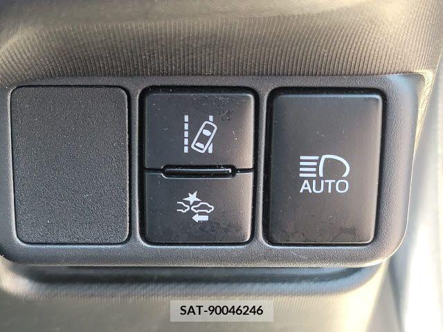 Toyota AQUA 2018-11 330439-10