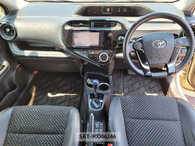 Toyota AQUA 2018-11 330439-1