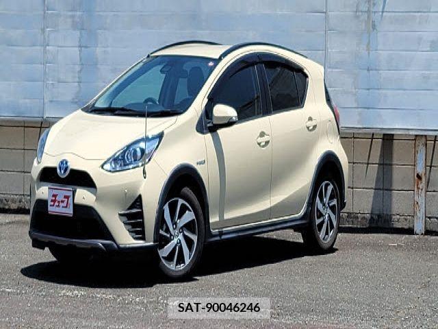 Toyota AQUA 2018-11 330439-0