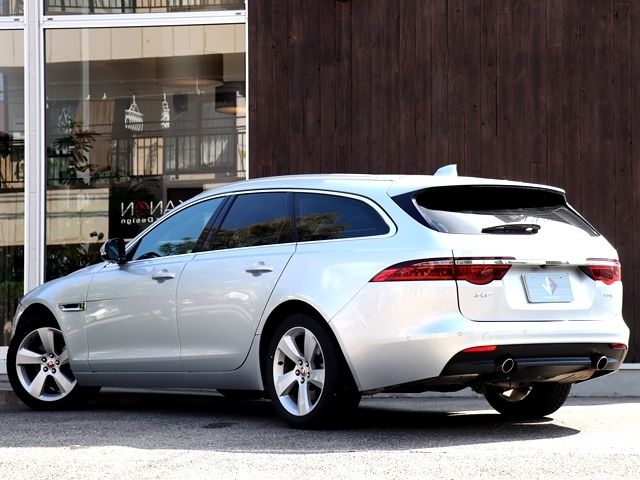 Jaguar XF 2018-02 14007-2