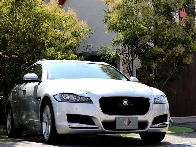 Jaguar XF 2018-02 14007-6