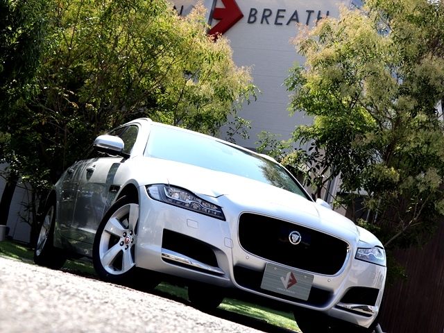 Jaguar XF 2018-02 14007-3