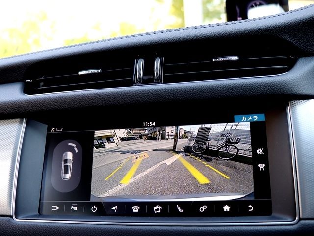 Jaguar XF 2018-02 14007-17