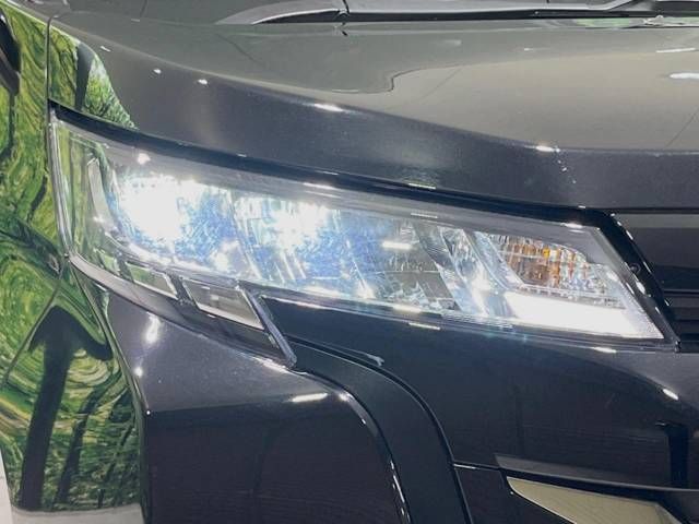 Toyota NOAH 2023-04 195787-13