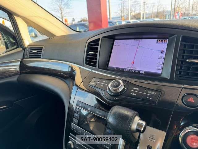 Nissan ELGRAND 2013-02 210593-9