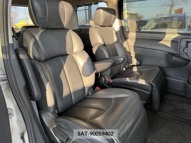 Nissan ELGRAND 2013-02 210593-8