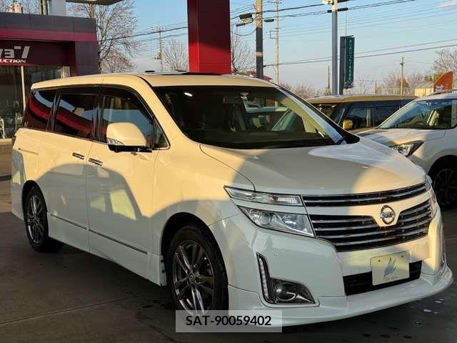 Nissan ELGRAND 2013-02 210593-3