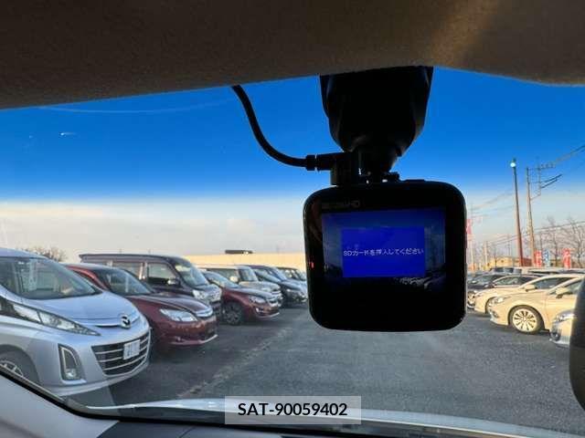 Nissan ELGRAND 2013-02 210593-12