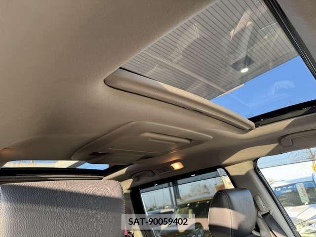 Nissan ELGRAND 2013-02 210593-11