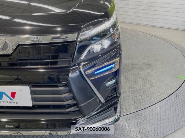 Toyota VOXY 2018-10 288876-13