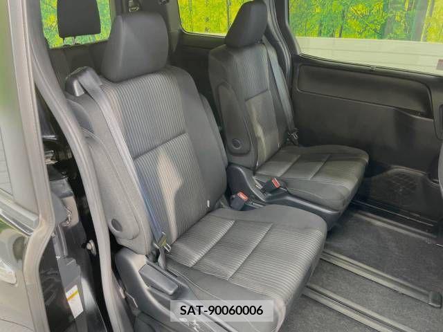Toyota VOXY 2018-10 288876-9